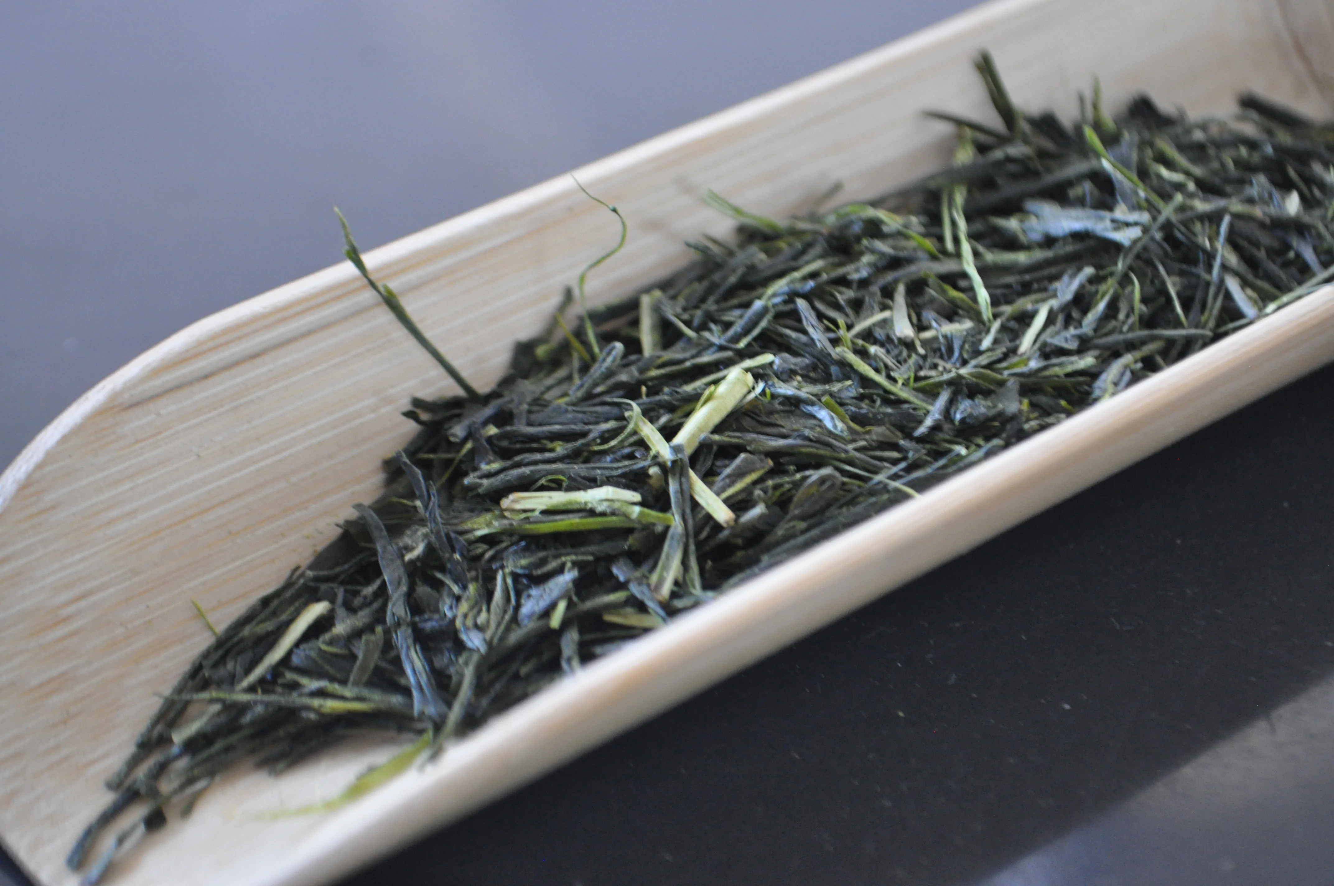 Unfinished aracha (crude tea, before final firing) — Okuhikari, Tenku Farm